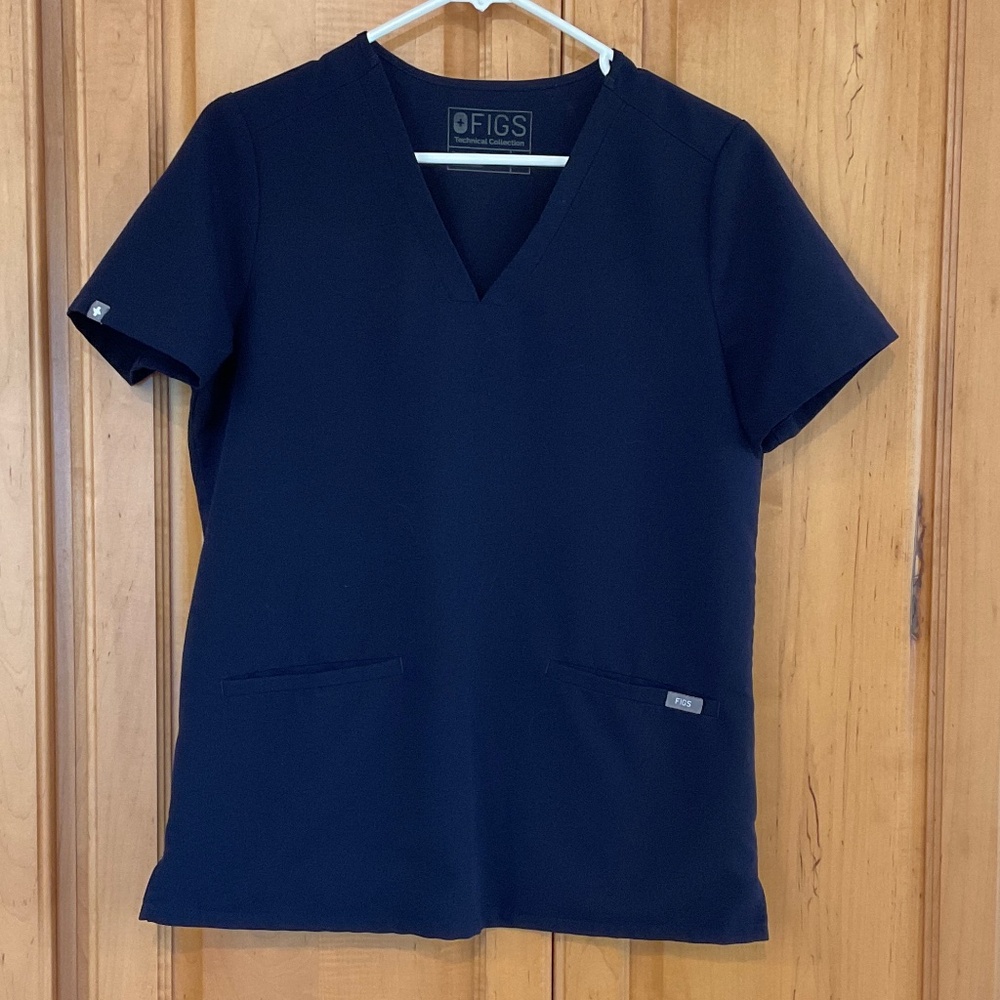 Figs Casma 3 Pocket Scrub Top